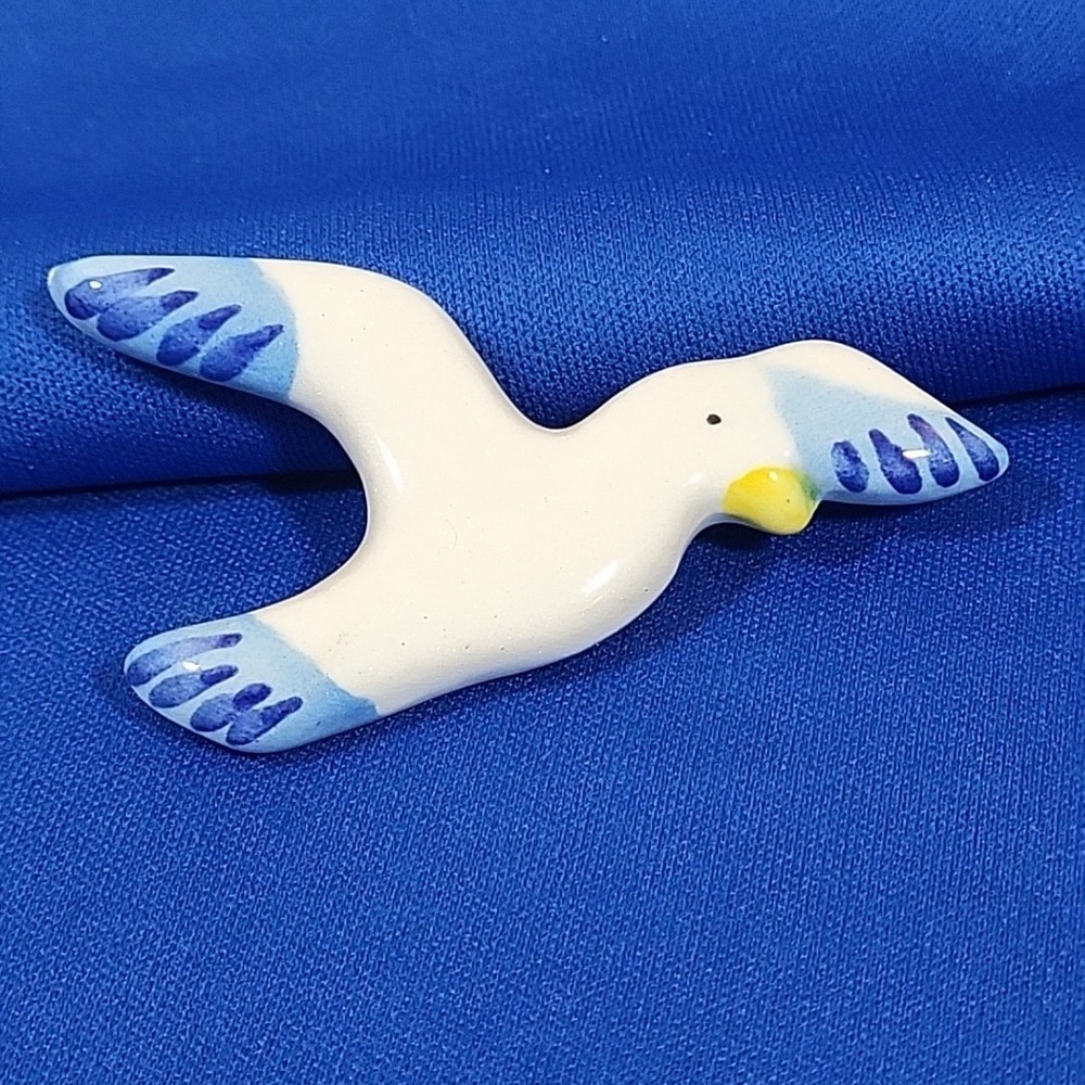 Vintage Handpainted Seagull Lapel Pin Ceramic‎ Nautical Brooch
